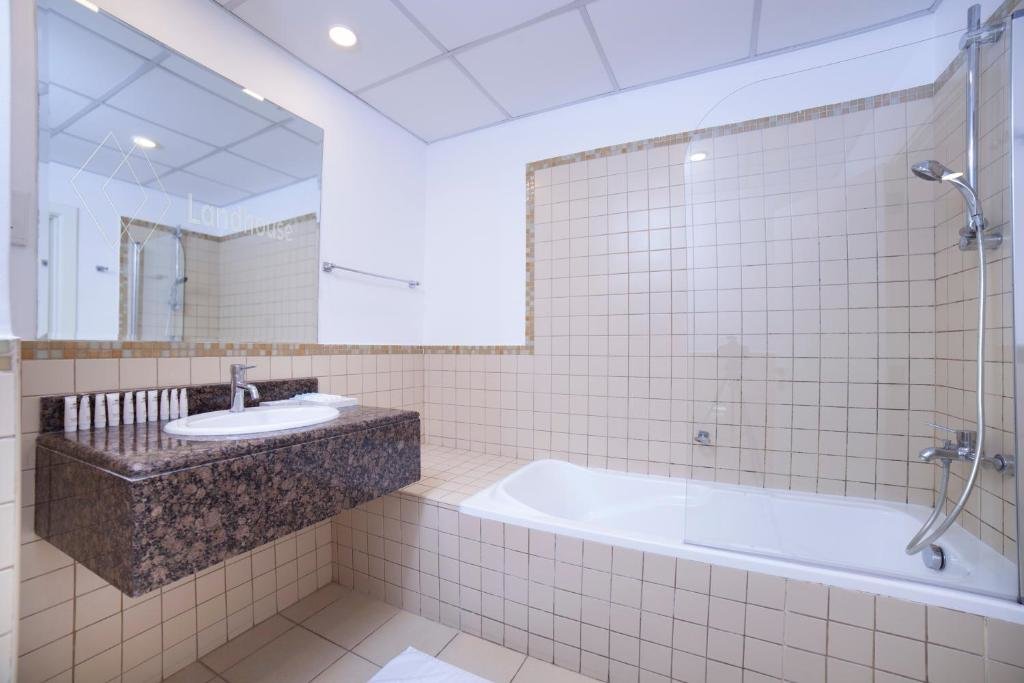 Дубай: Stunning Marina & Sea View 4 Bedroom Apartment, Murjan 6 Jumeriah Beach