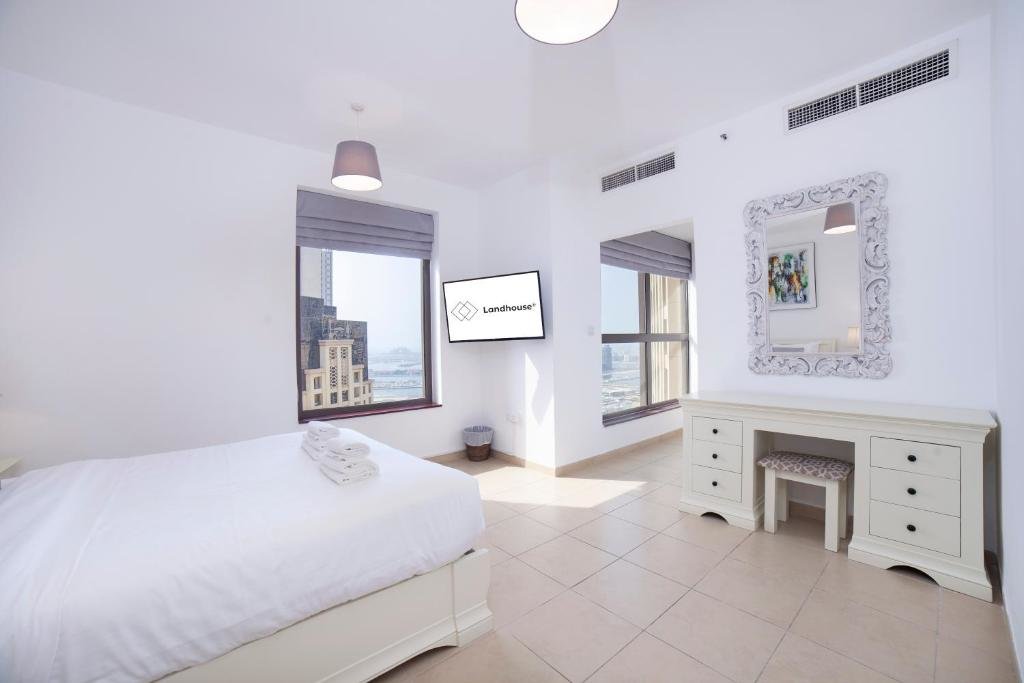 Дубай: Stunning Marina & Sea View 4 Bedroom Apartment, Murjan 6 Jumeriah Beach