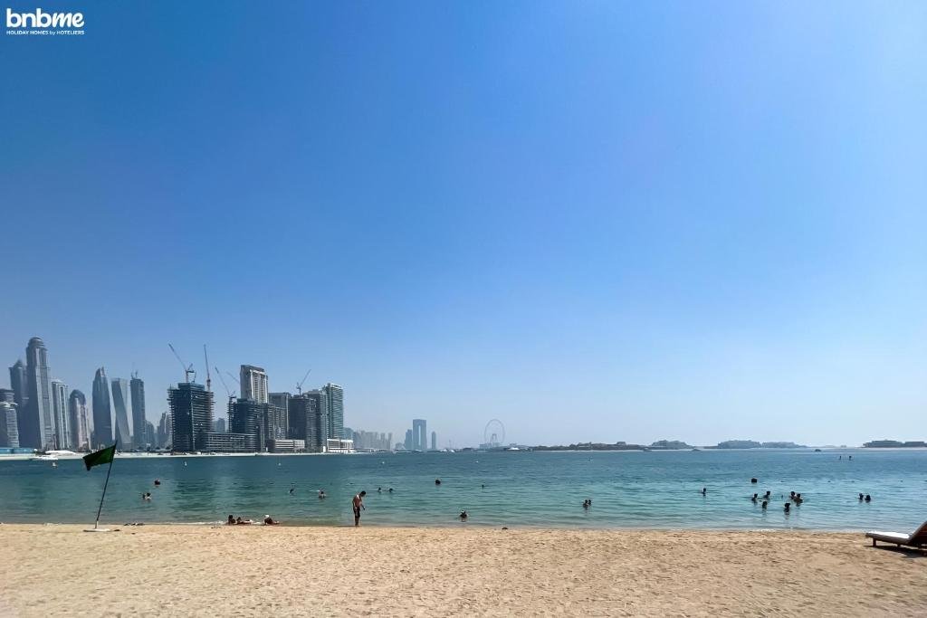 Дубай: Beach Pool Fairmont Residences