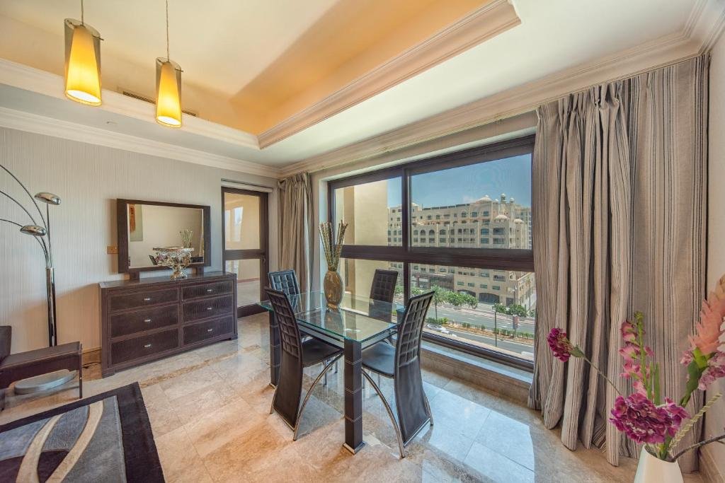 Дубай: Beach Pool Fairmont Residences