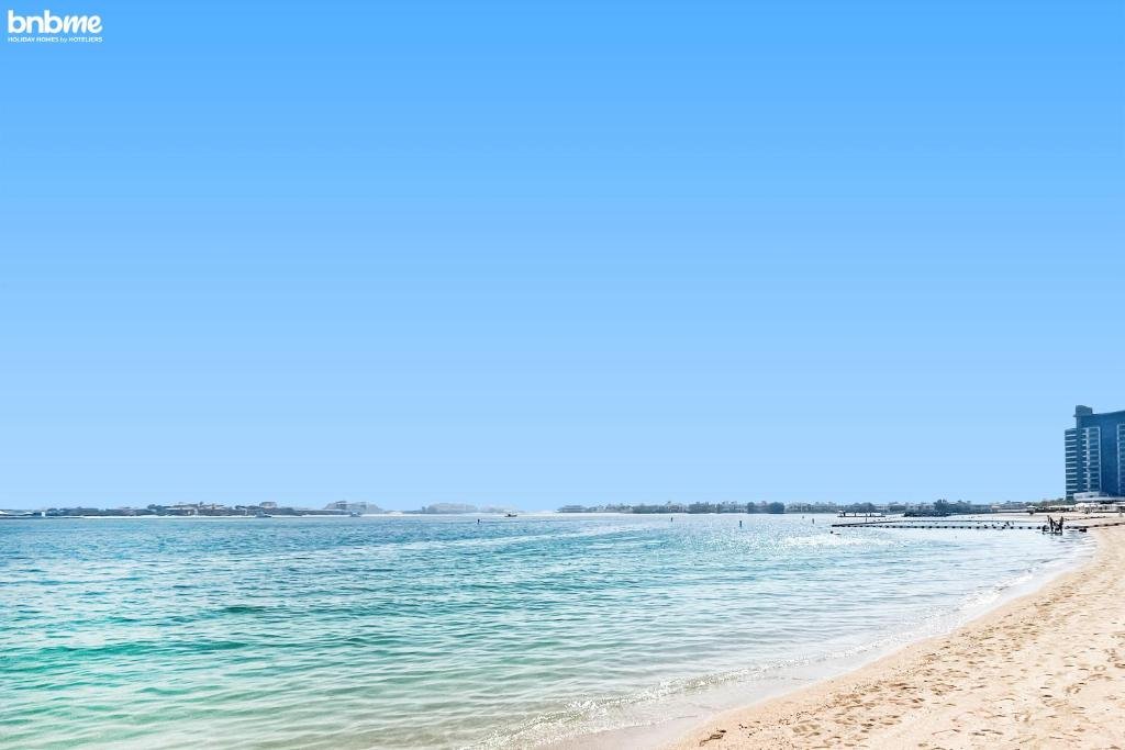 Дубай: Beach Pool Fairmont Residences