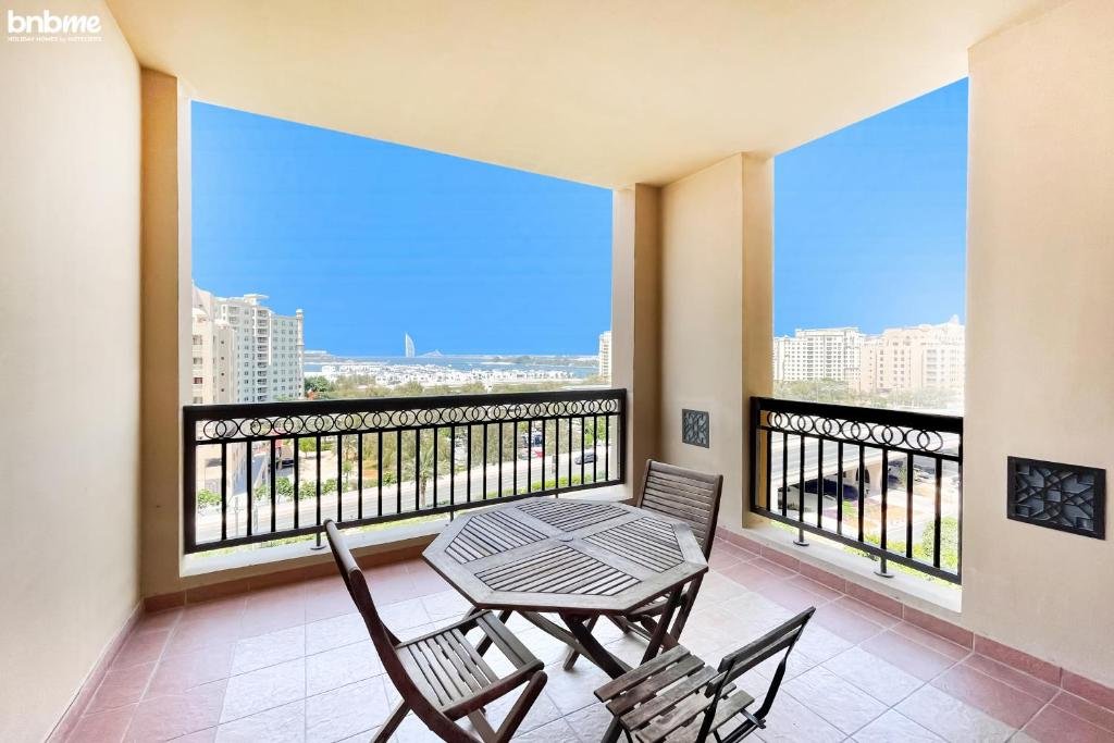 Дубай: Beach Pool Fairmont Residences
