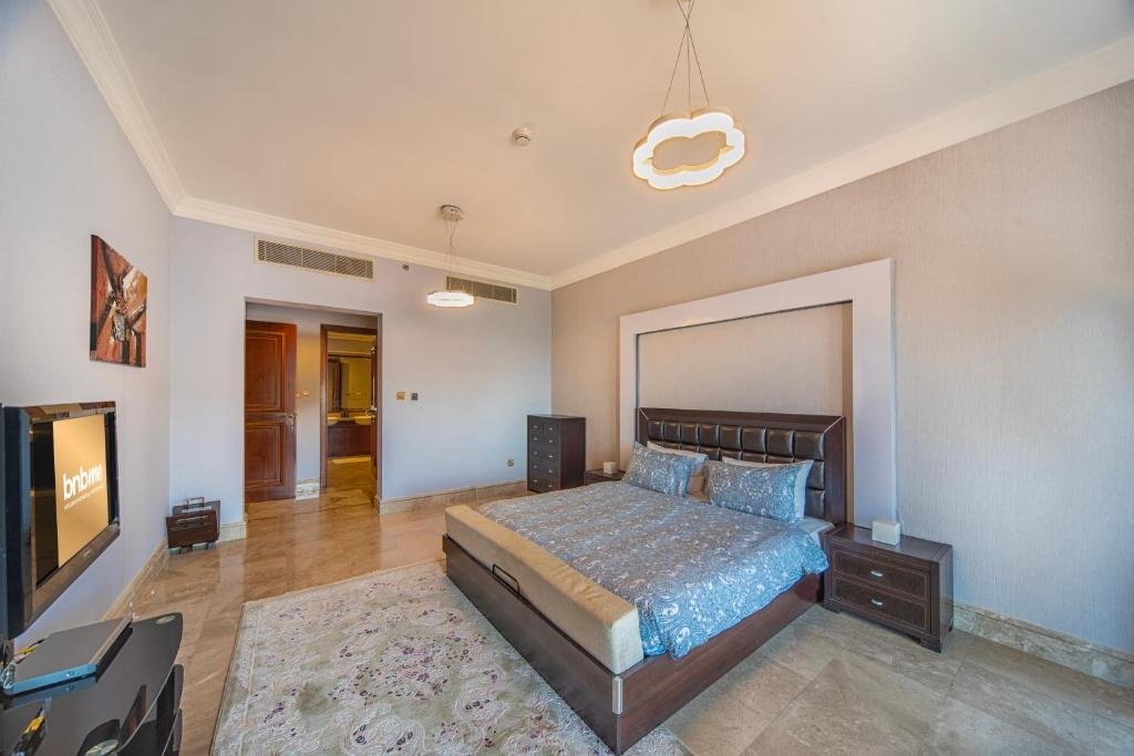 Дубай: Beach Pool Fairmont Residences
