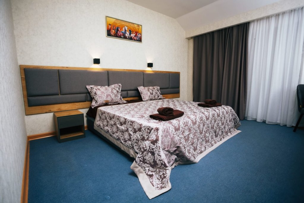 Нафталан: Karvan Hotel-Sanatorium Naftalan