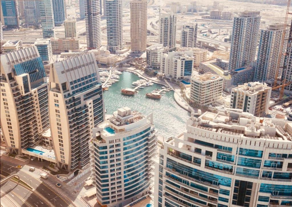Дубай: Stunning 5* 4Br-Oceanfront-Apartment