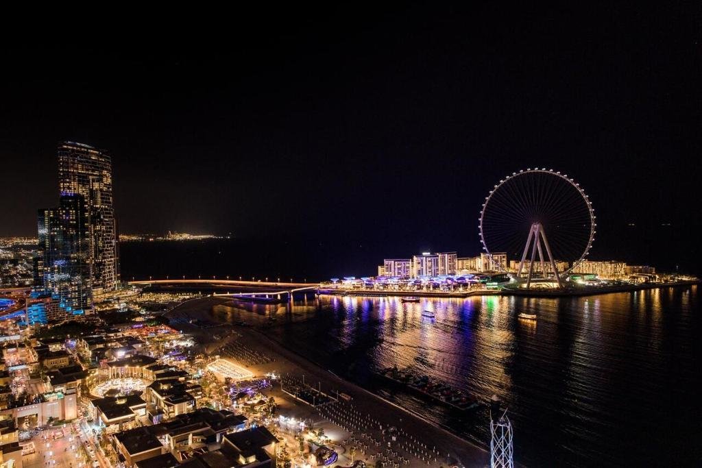 Дубай: Stunning 5* 4Br-Oceanfront-Apartment