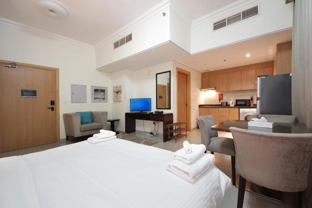 Дубай: Signature Holiday Homes - Luxury Studio Apartment Al Barsha South Dubai