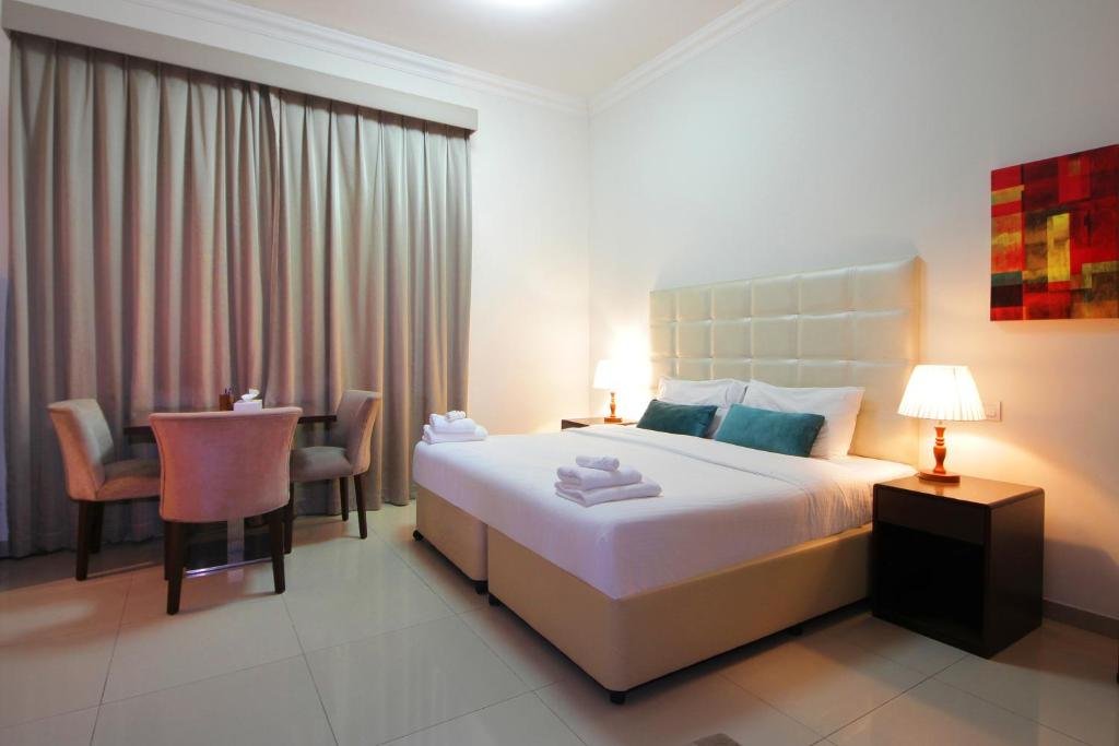 Дубай: Signature Holiday Homes - Luxury Studio Apartment Al Barsha South Dubai