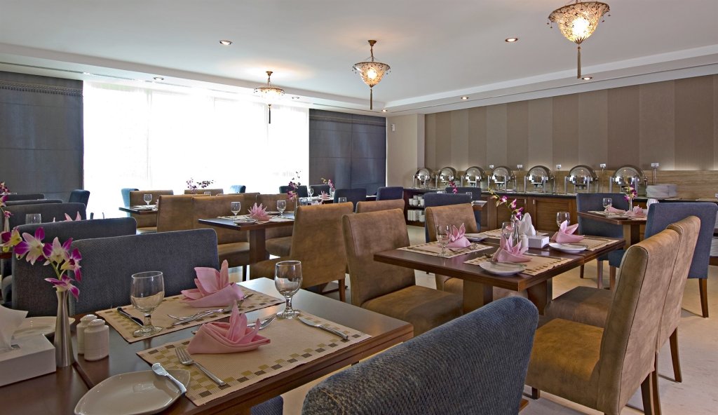 Дубай: Flora Grand Hotel
