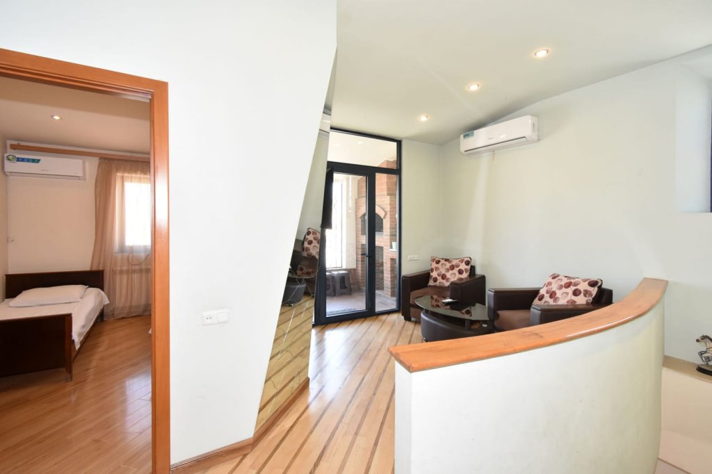Ереван: Apartments RentInnYerevan Avag Petrosyan 2
