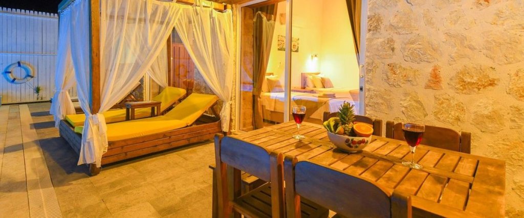 Исламлар: Villa Kelebek 2