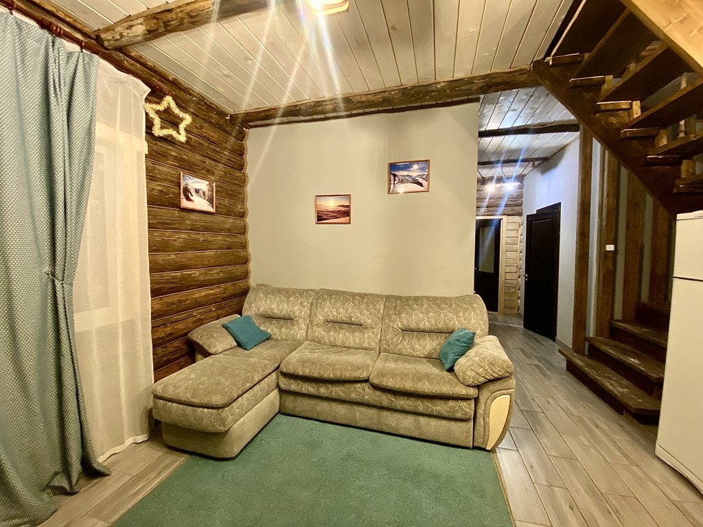 Шерегеш: Гостевой дом Избушки guestHouse Маленькая