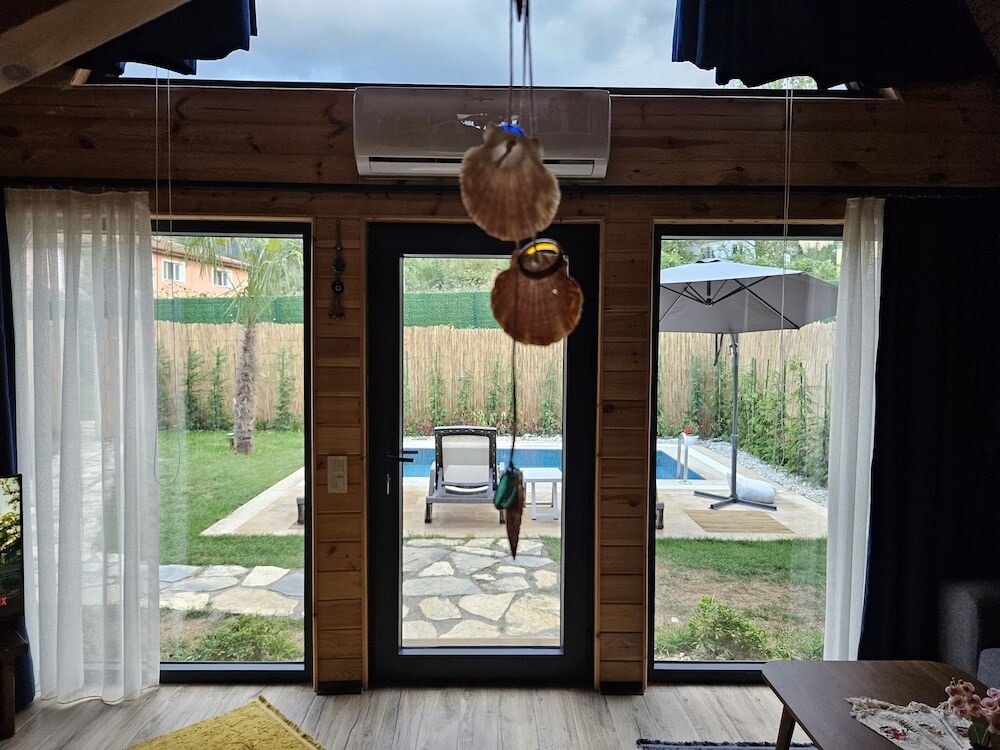 Янык: Teona Kartepe Bungalov