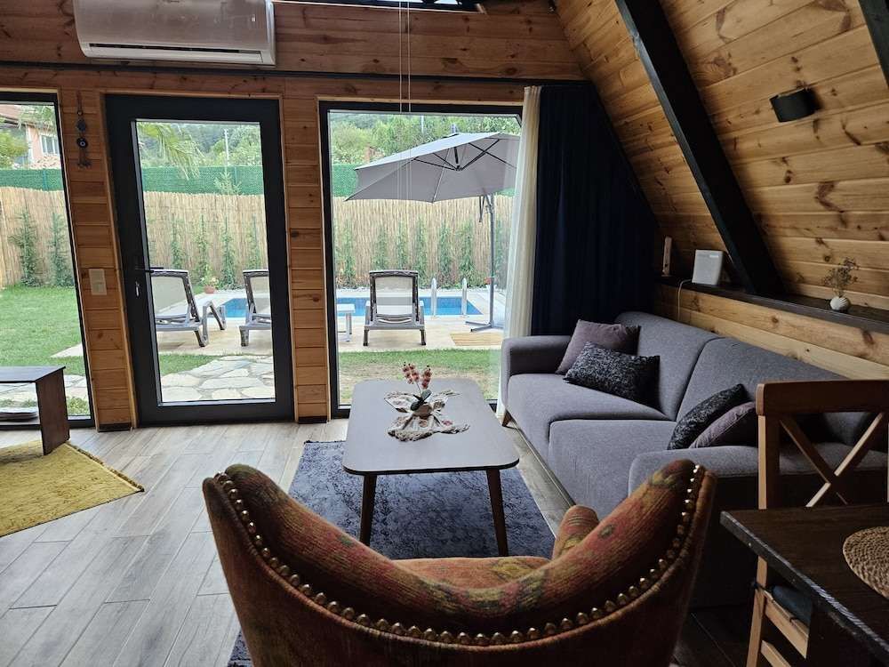 Янык: Teona Kartepe Bungalov