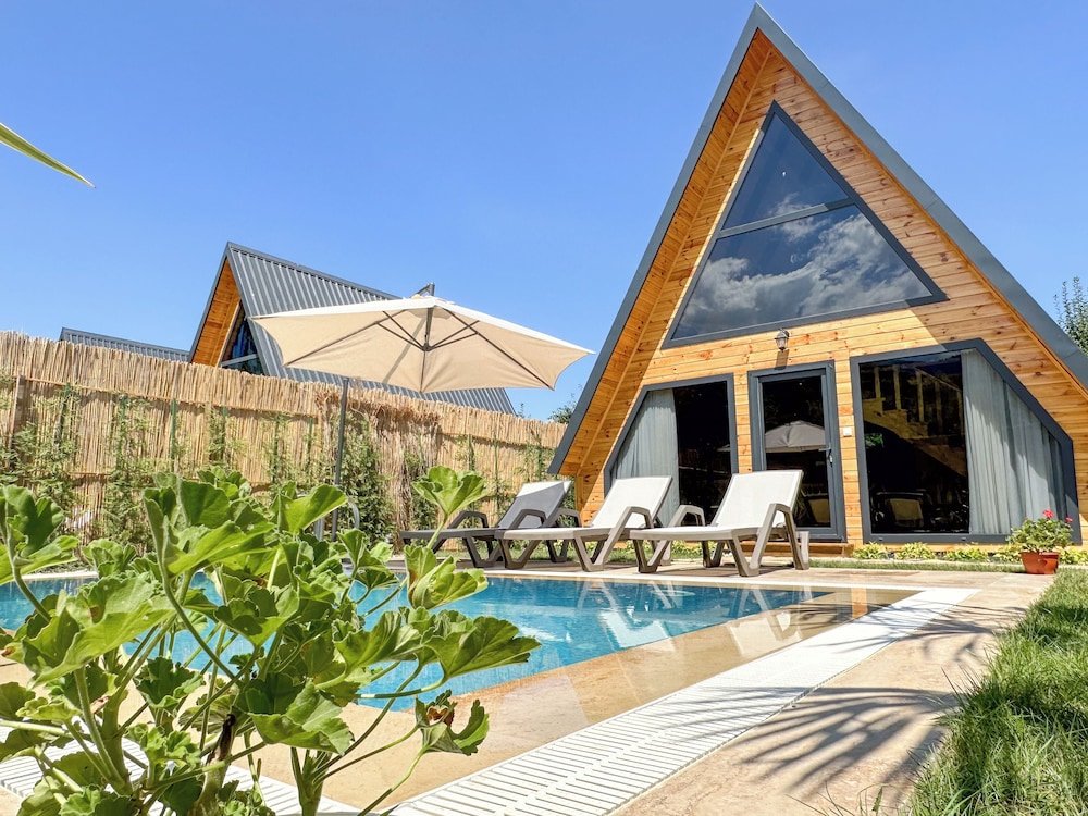 Янык: Teona Kartepe Bungalov