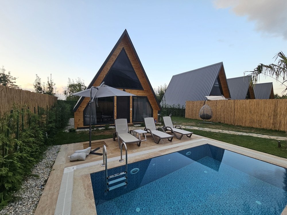 Янык: Teona Kartepe Bungalov