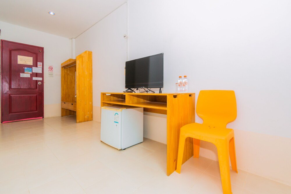 Прачуапкхирикхан: Koh Lak Resort by OYO Rooms