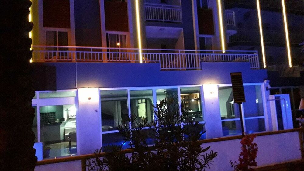 Кушадасы: Livia Hotel