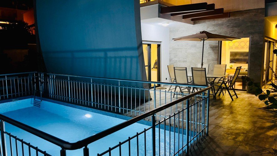 Согучак: Luxury Villa Safir Ozel Havuzlu