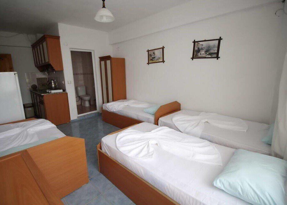 Мармара: Joey Motel