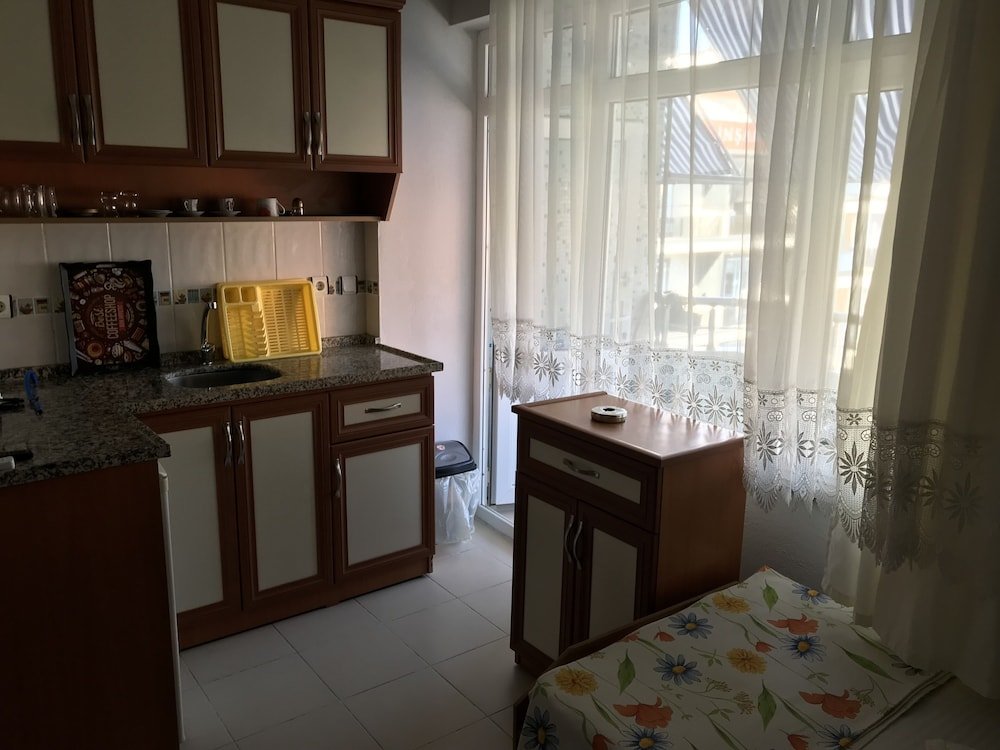 Мармара: Joey Motel