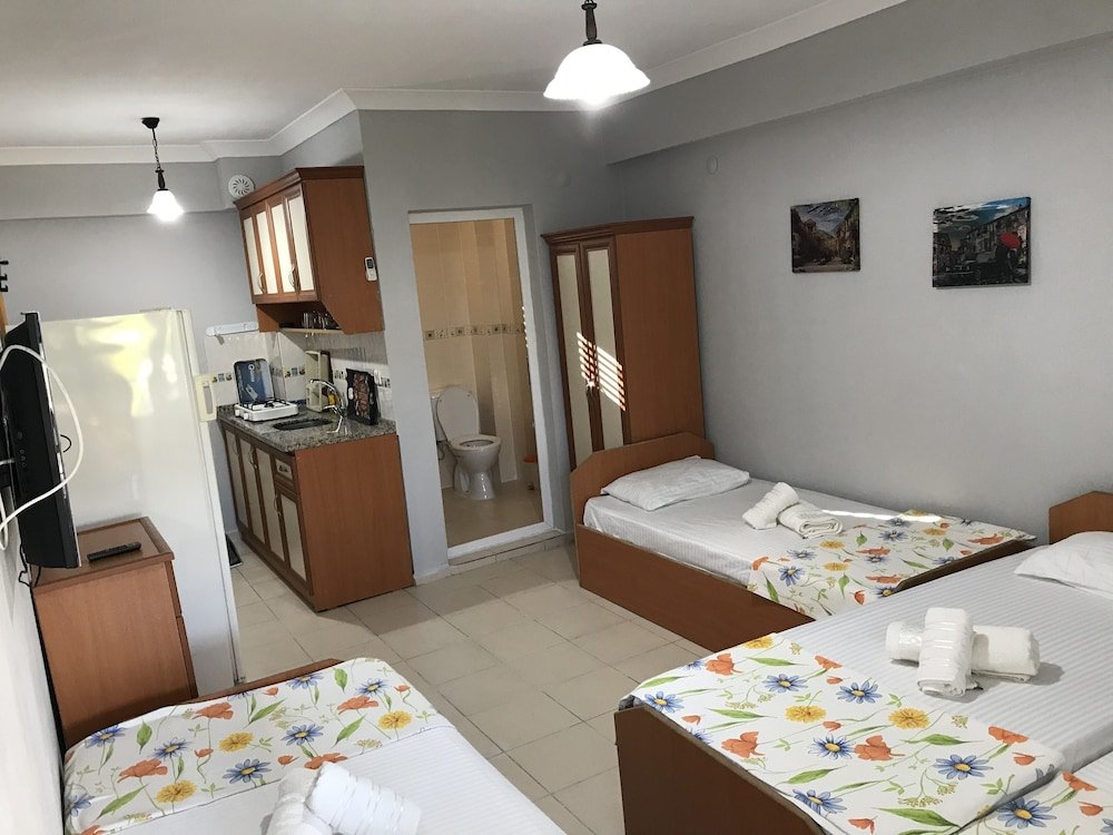 Мармара: Joey Motel