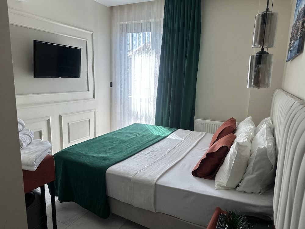 Арнавуткёй: Queen Airport Hotel