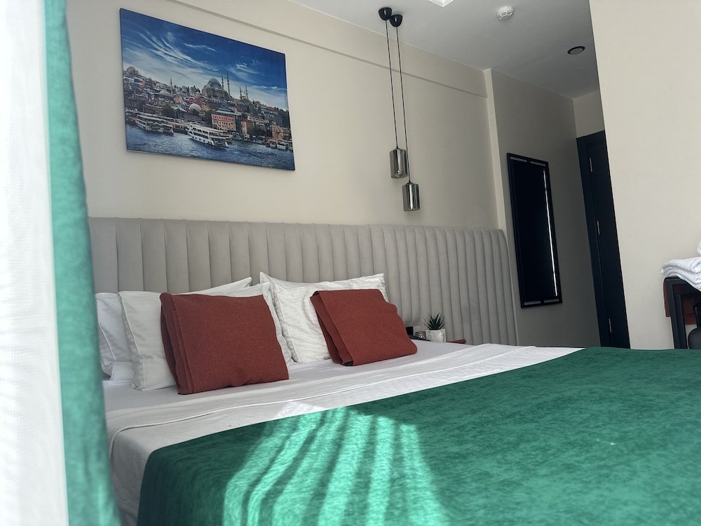 Арнавуткёй: Queen Airport Hotel