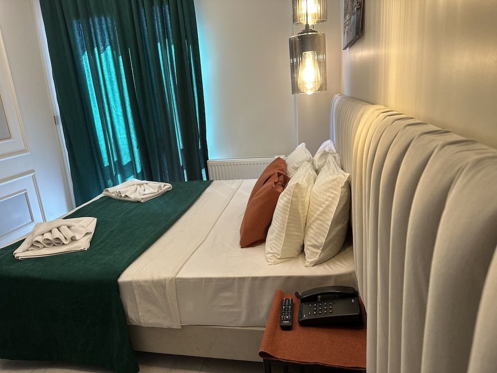Арнавуткёй: Queen Airport Hotel