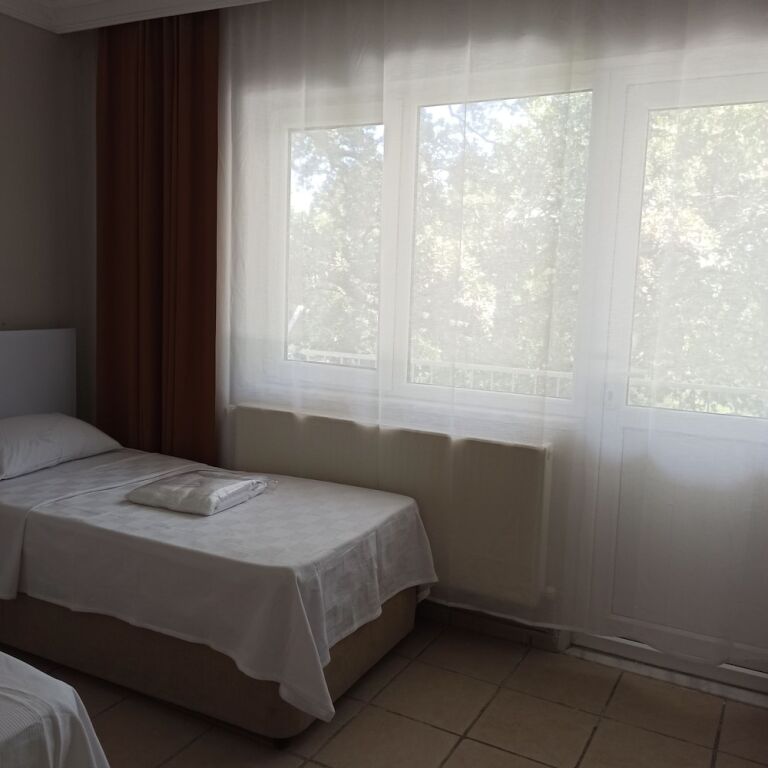 Бурхание: Nilhan Otel