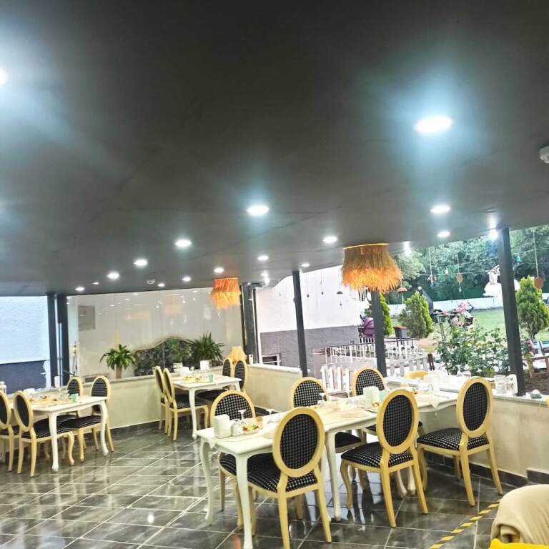 Бурхание: Nilhan Otel