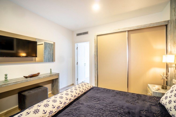 carousel image 4
