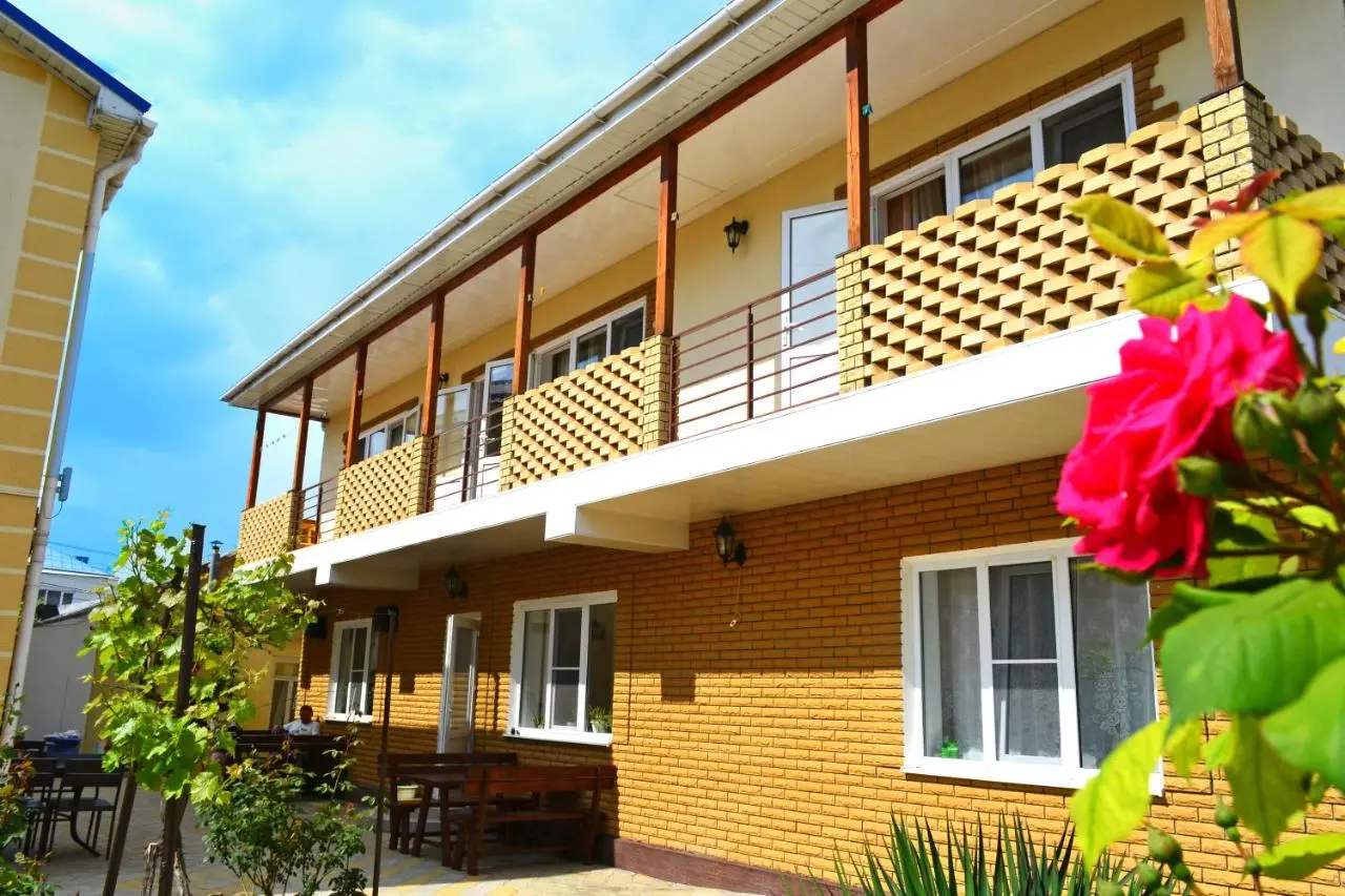 Анапа: Guest House Tri Sestri