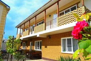 Анапа: Guest House Tri Sestri