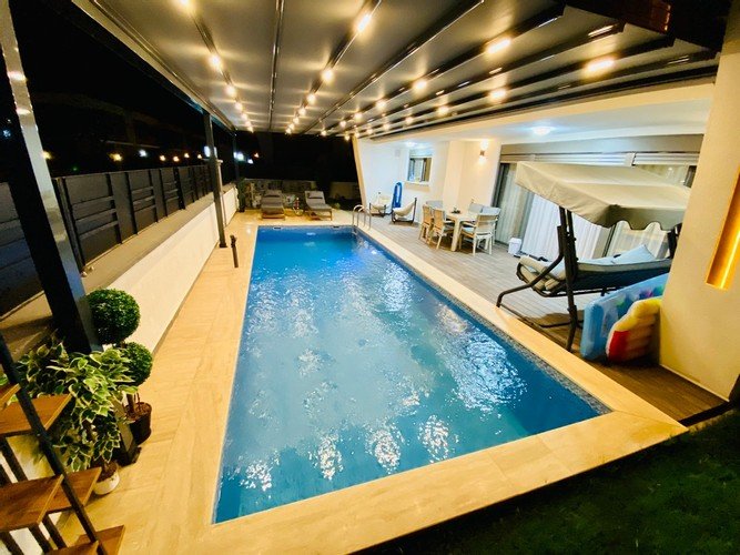 Согучак: Luxury Villa Pike Ozel Havuzlu
