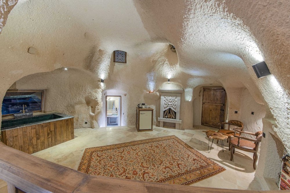 Учисар: Ages in Cappadocia