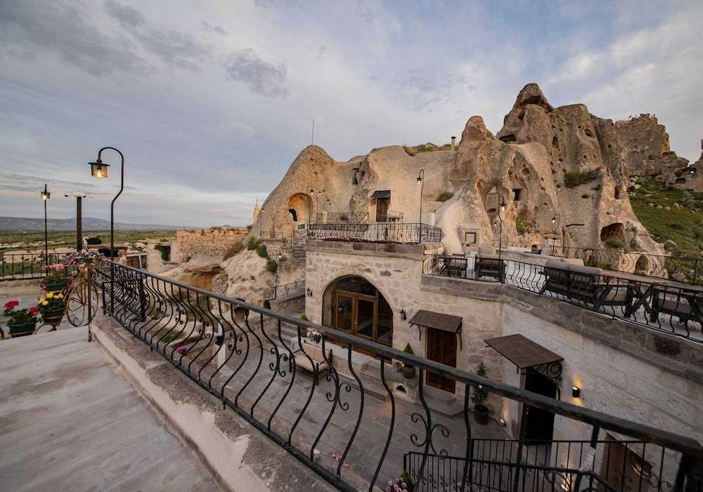 Учисар: Ages in Cappadocia