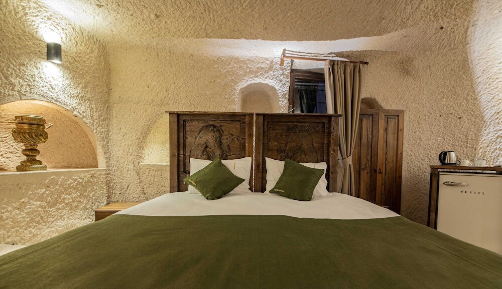 Учисар: Ages in Cappadocia