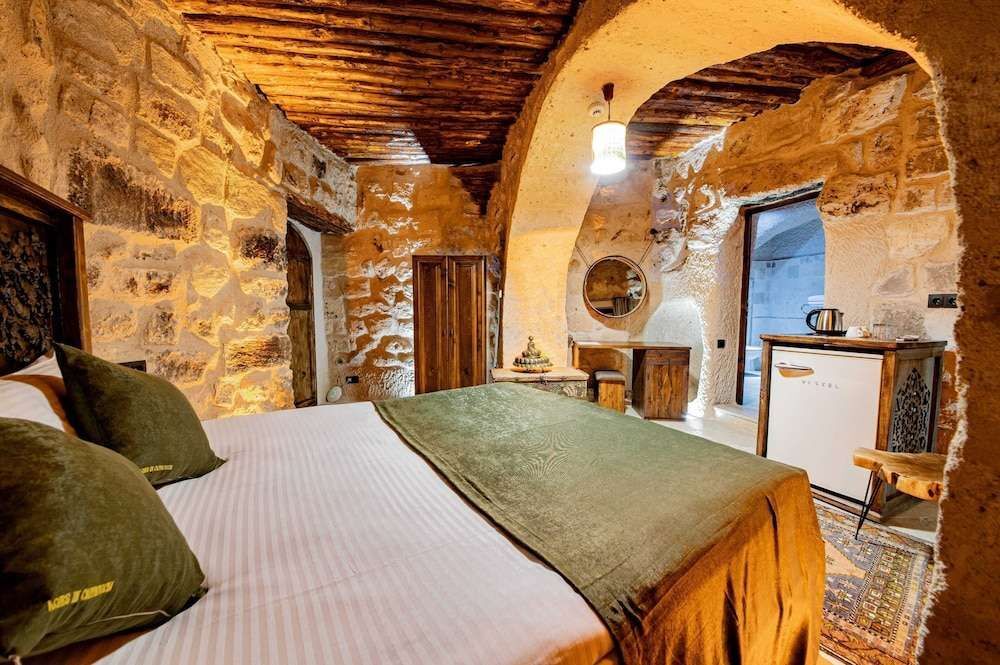 Учисар: Ages in Cappadocia