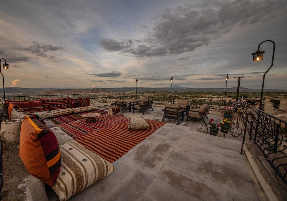 Учисар: Ages in Cappadocia