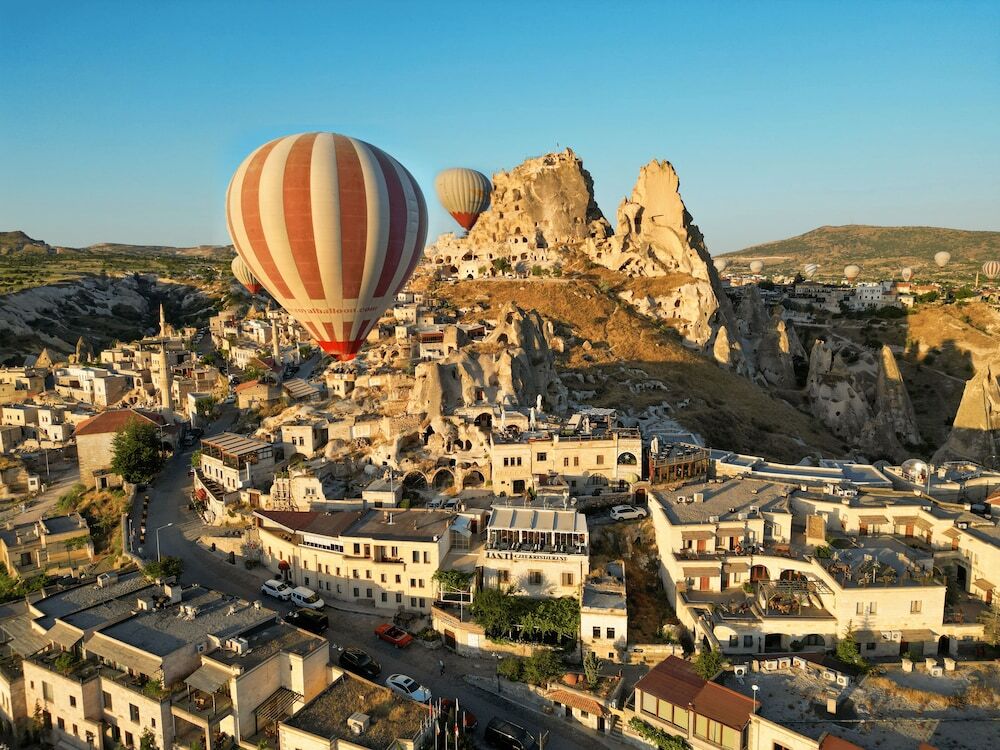 Учисар: Ages in Cappadocia