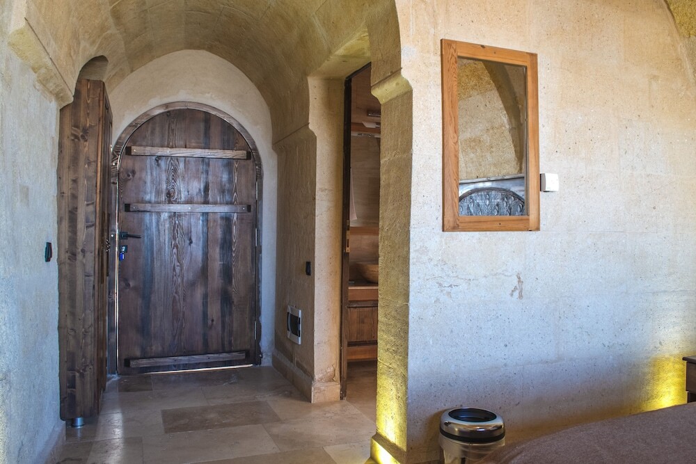 Учисар: Ages in Cappadocia