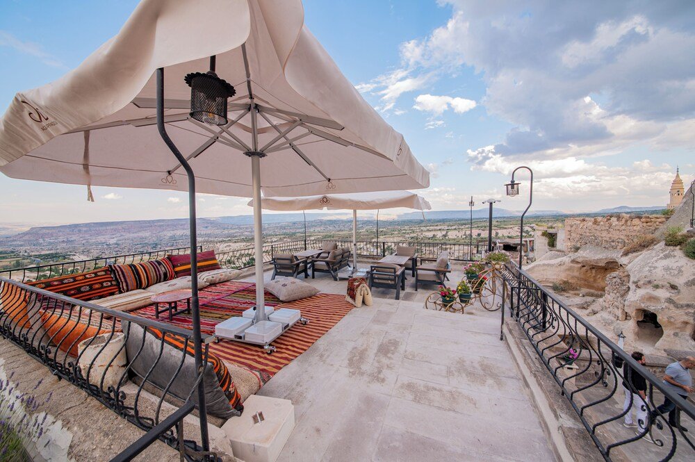 Учисар: Ages in Cappadocia
