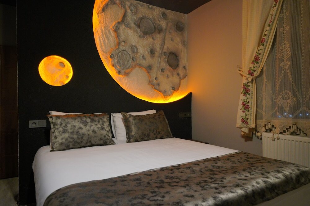 Учисар: Moonlight  Of Cappadocia