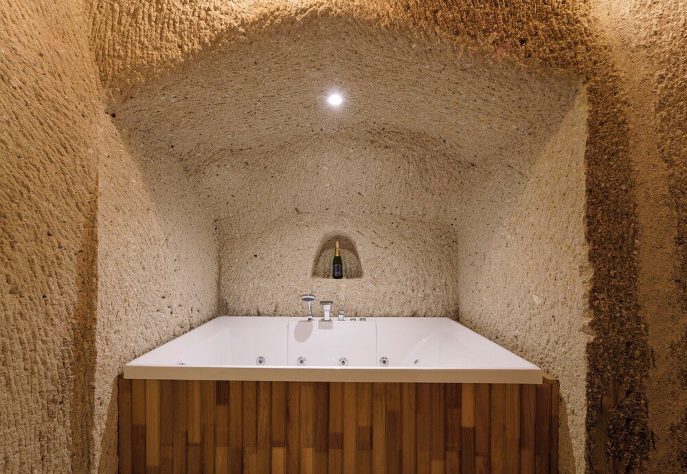 Escape Cave Suites — фото 1