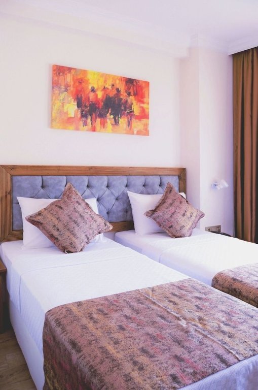 Зейтинликой: Troi̇ada Otel