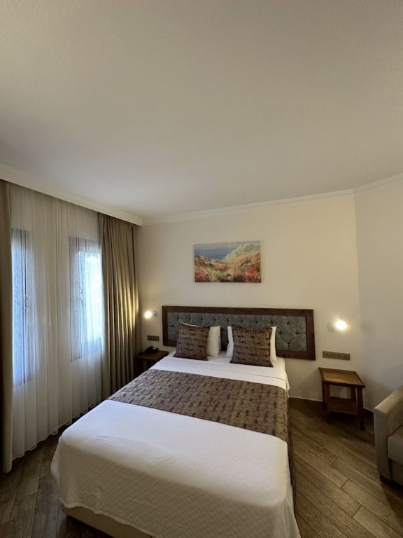 Зейтинликой: Troi̇ada Otel