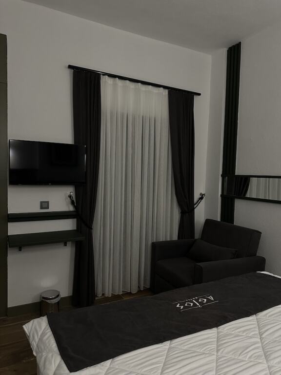 Зейтинликой: Agios Hotel