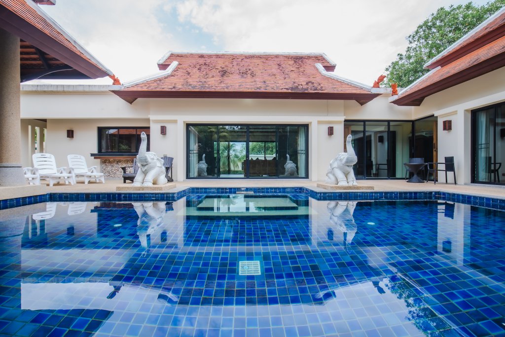 Вилла Lotus Pool Villa in Nai Harn — фото 1