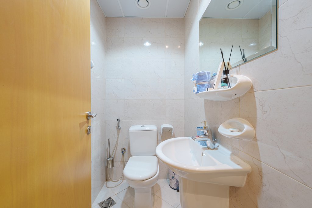 Дубай: Апартаменты Marco Polo - Splendid 1BR in JVC with Pool & Gym